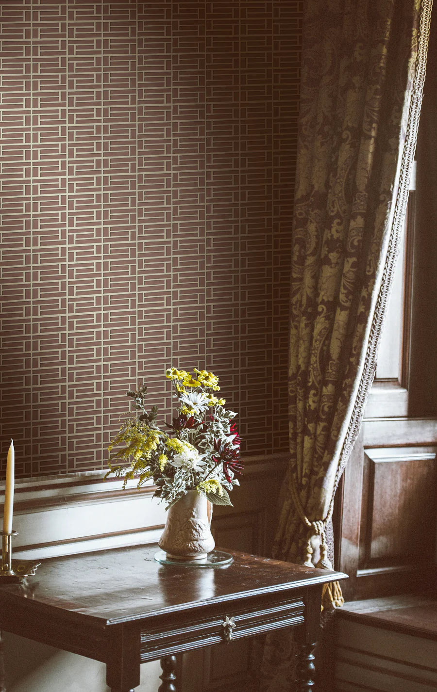 Papier: Lattice Maximal Wallpaper in Leather