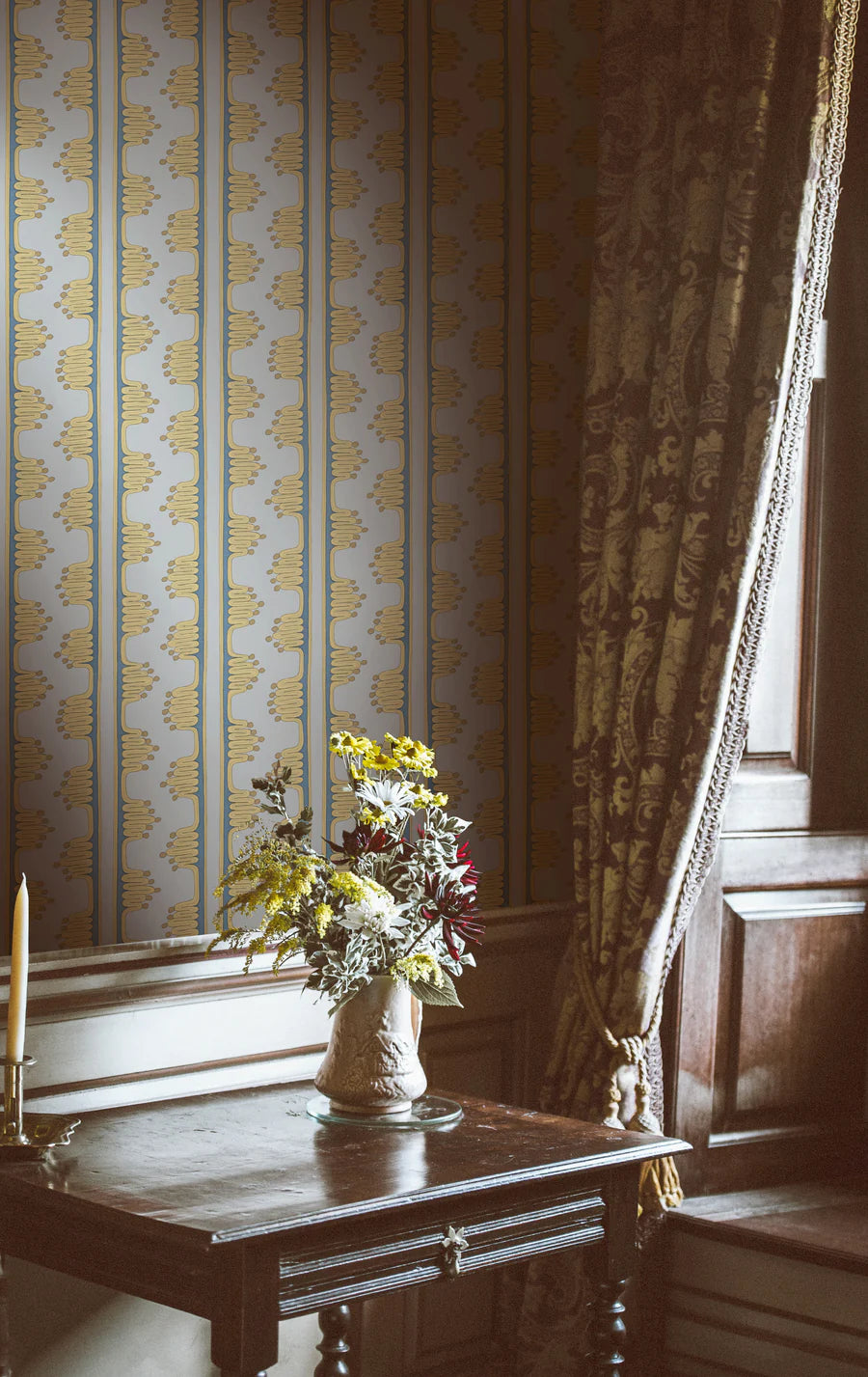 Papier:  Ritz Maximal Wallpaper in Moonstone