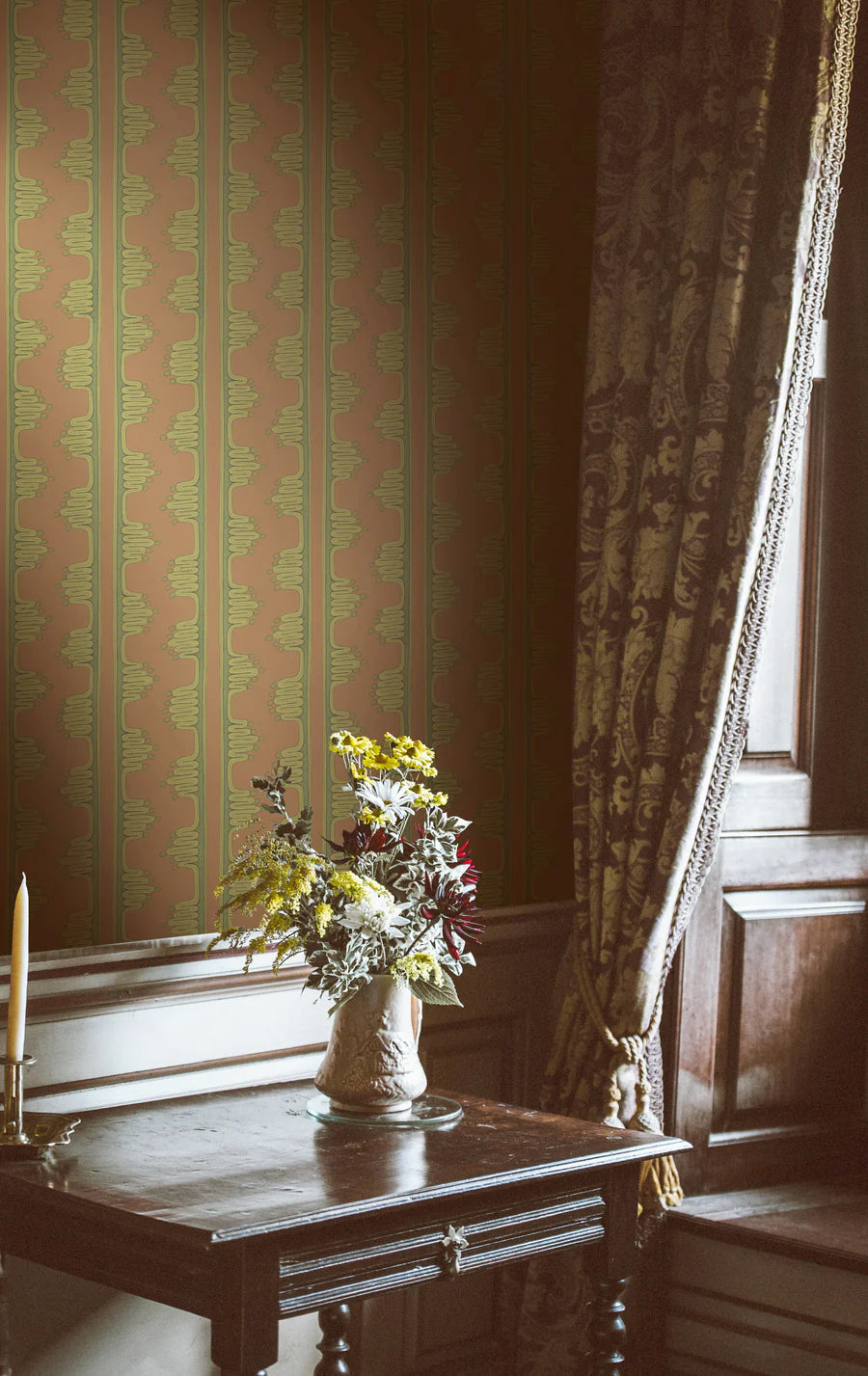 Papier:  Ritz Maximal Wallpaper in Sienna