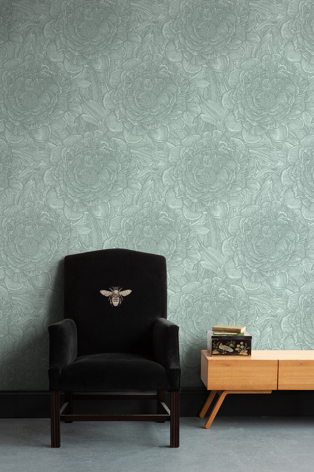 tudor-rose-wallpaper-green-install-timorous-bee-fabric_f8162f30-e0c1-4318-9486-0cab047231a4.jpg